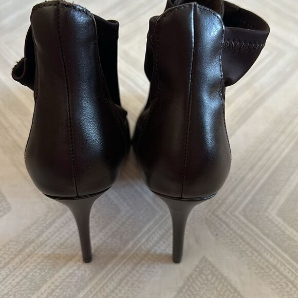 Charles By Charles David Dark Brown Ankle Boot Mixed Media Leather Front Zip - Picture 5 of 7